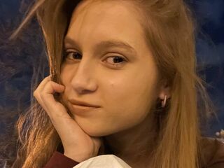 topless cam girl NancieSustar