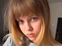 camgirl masturbating with dildo OpheliaWrenny