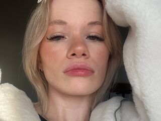 camslut video RenitaKoo