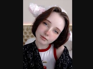 camgirl playing with vibrator RikoJohnson