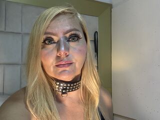topless webcam girl RoxaneGrace