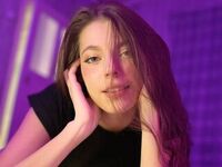 cam girl masturbating with dildo SharellLasiter