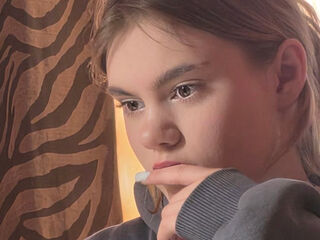 beautiful girl cam SharylStakkeland