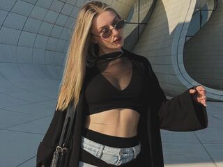 naked camgirl picture SuzieGlimp