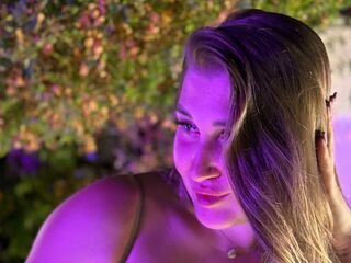 hot webcam slut TarahZullo