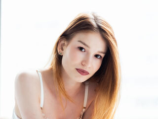 camgirl shaving pussy ZoeCao